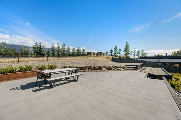 71 Stratford Drive Mount Pisa_18