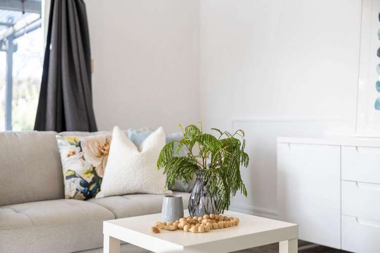 20 Shakespeare Road Bastia Hill_7