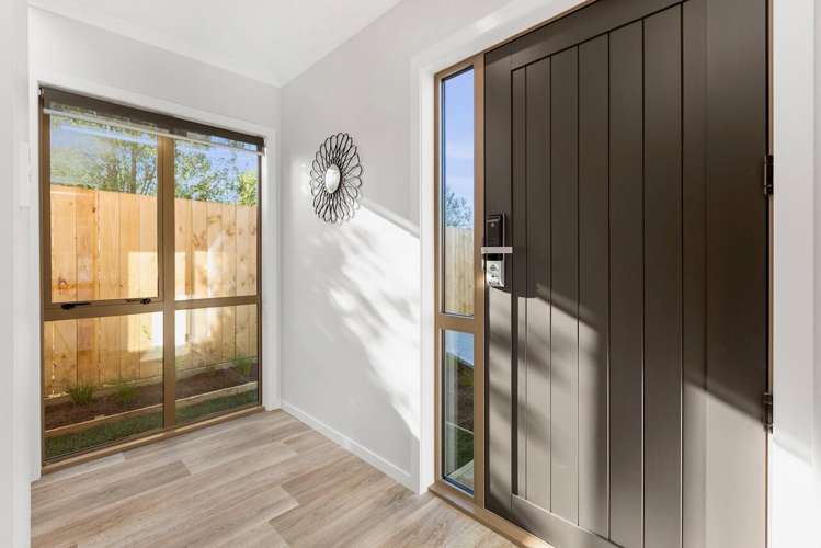 2/10 Gazeley Avenue Silverdale_16