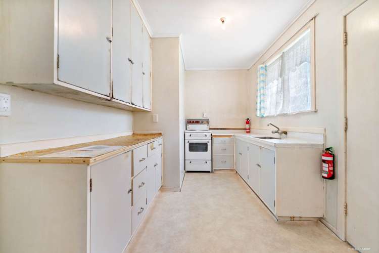 143 Edmonton Road Te Atatu South_6