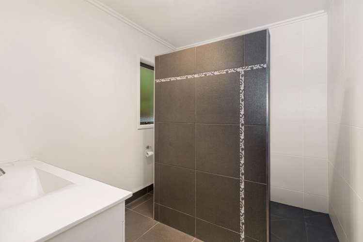 128 Iles Road Lynmore_14