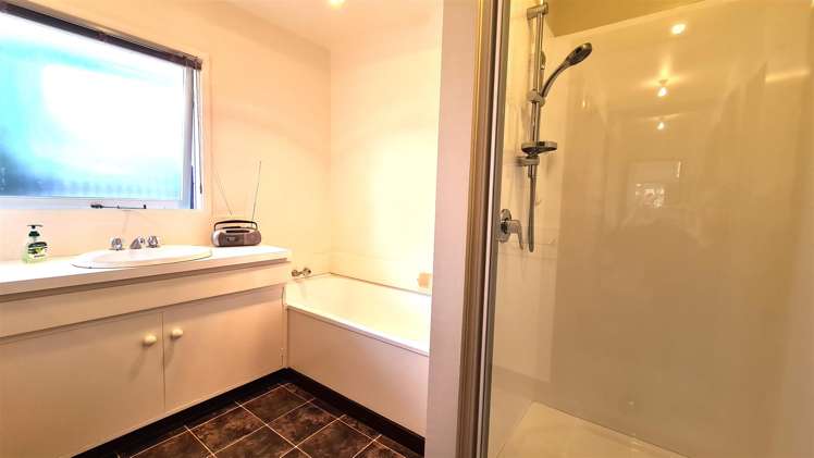 2/4 Egmont Place Bishopdale_12