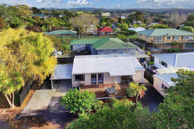 2/180 Henderson Valley Road Henderson_0