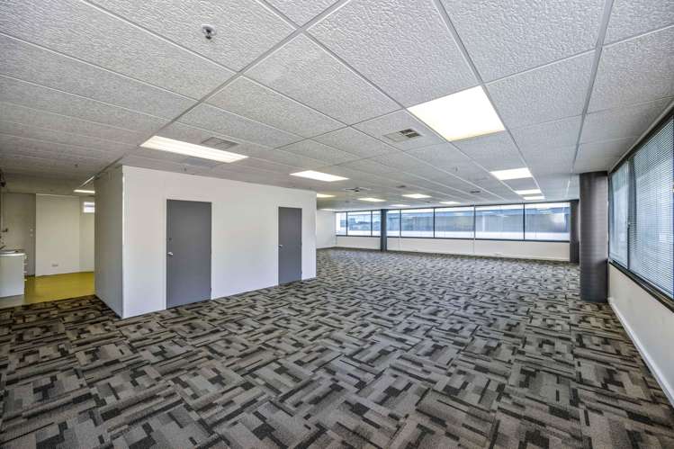 10 and 11/2B William Pickering Drive Albany_9