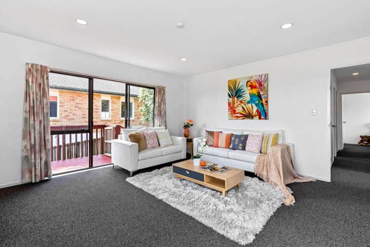 2/148 Sunset Road Unsworth Heights_7