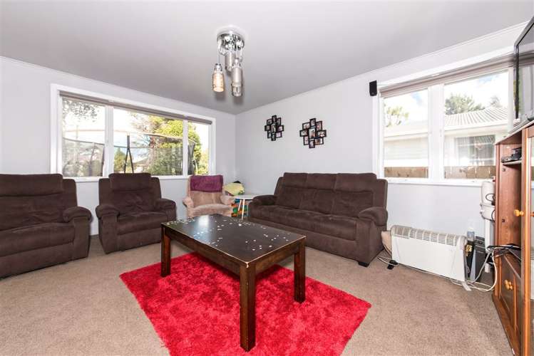 46 Cobham Crescent Kelston_1