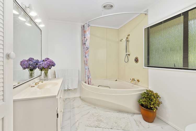 23 Duval Grove Tawa_13