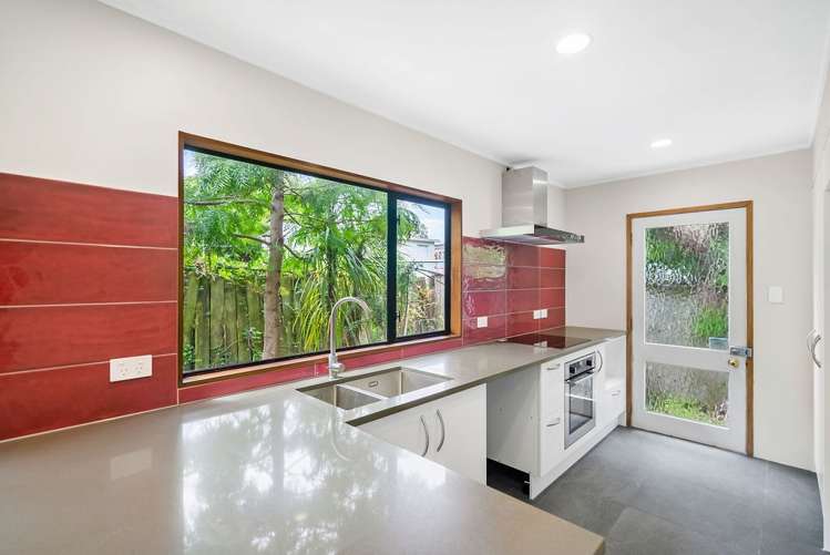 1b Pelham Avenue Point Chevalier_0