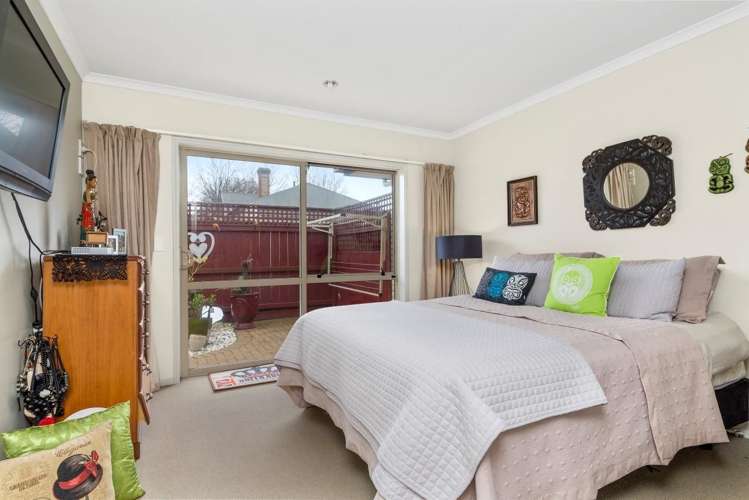 2/4 Au Ann Street Victoria_9