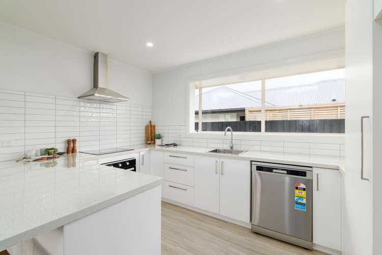 6 Lake Terrace Road Burwood_4