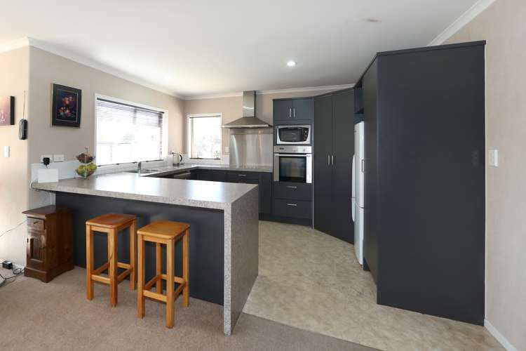 911a Churchill Street Akina_15