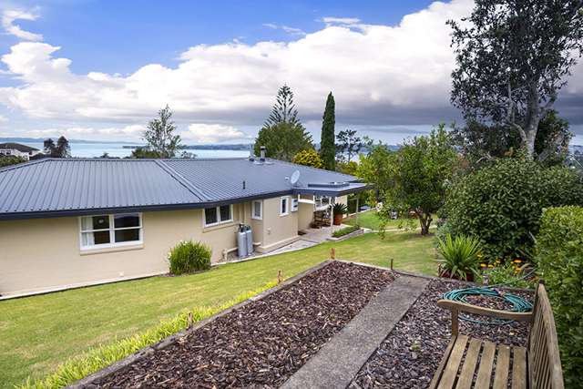 5 Beach Road Mellons Bay_1