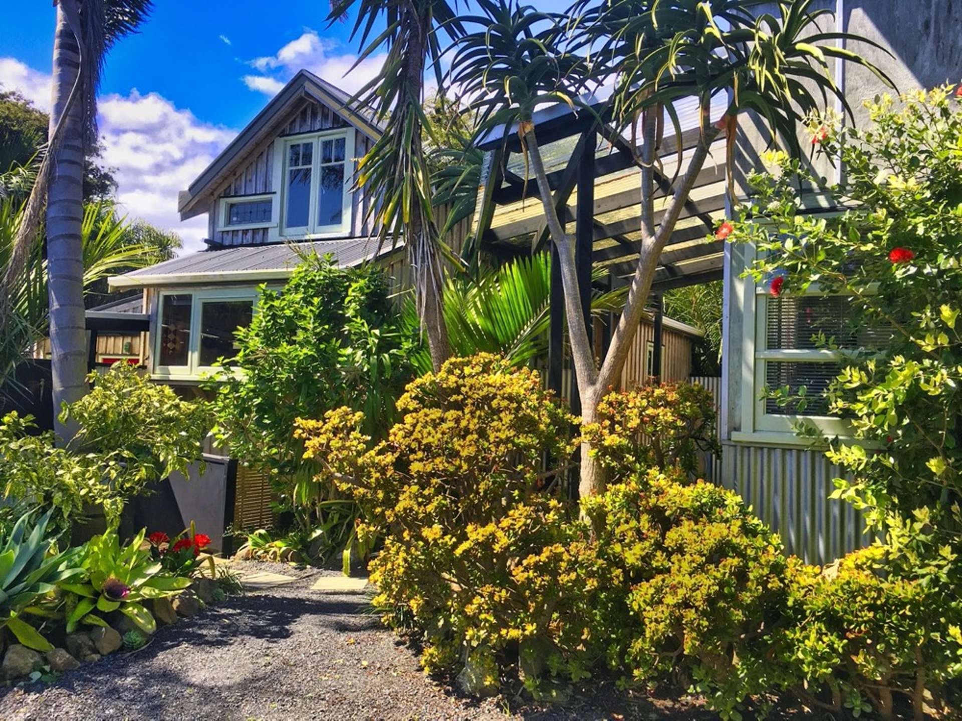 5 Rayner Road Piha_0