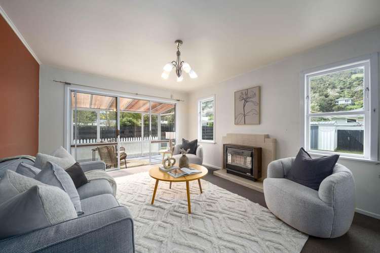 61 Peel Place Wainuiomata_10