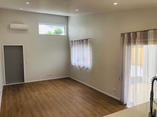 17A Second View Avenue Beachlands_1