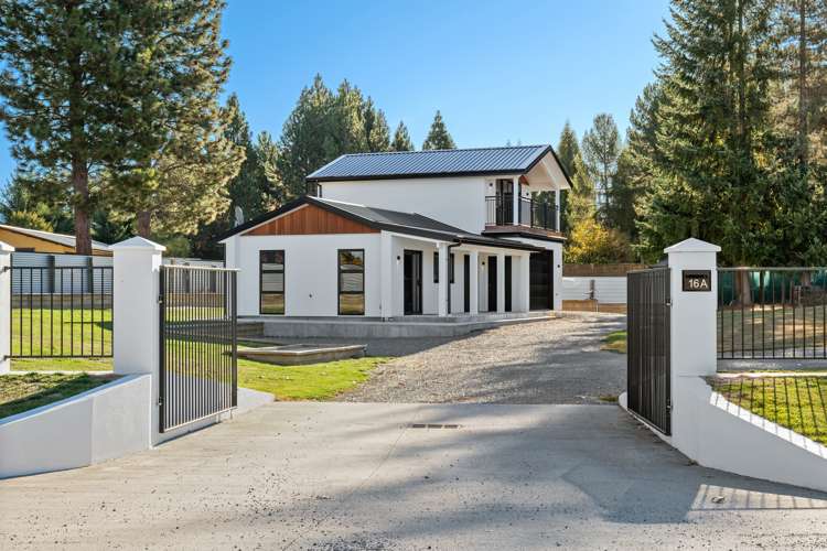 16a North West Arch Twizel_19