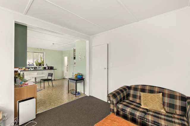 212 Waddington Drive Naenae_2