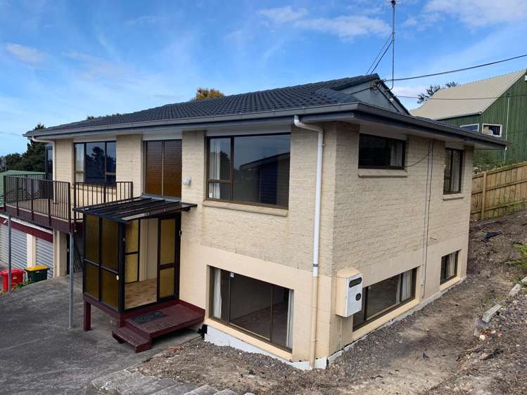 1/39 Sunset Road Totara Vale_1