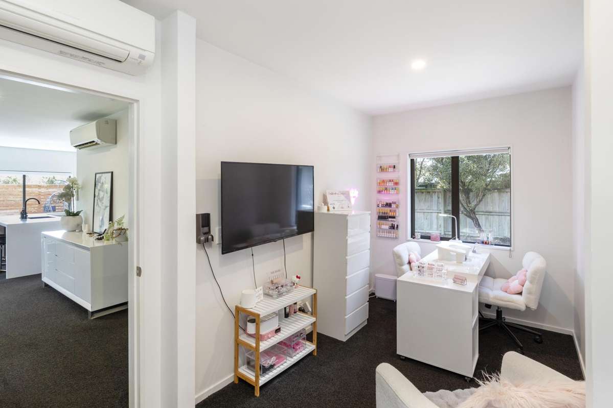 22B Stanford Way_5