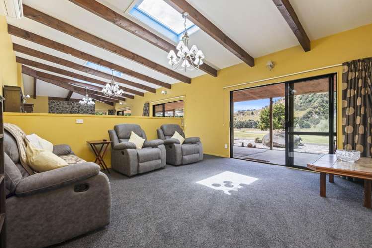 195 Rowes Road Hunterville_8