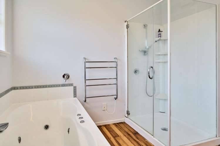 13 St Edmund Crescent Tawa_9