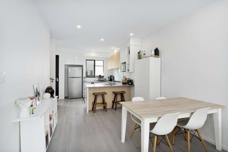 43B Fitzherbert Avenue West Harbour_17