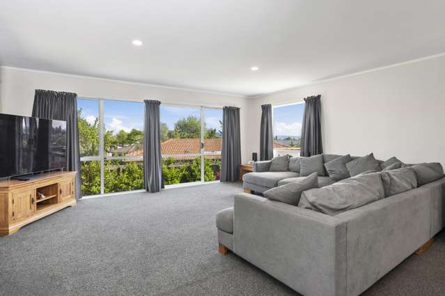 9 Maple Grove Owhata_3