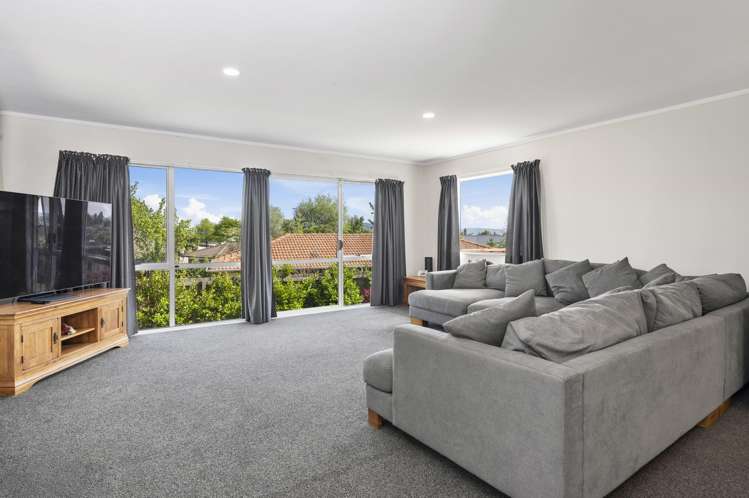 9 Maple Grove Owhata_3