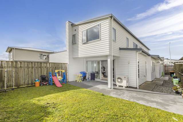 LARGE 166M2 MODERN FREEHOLD HOME