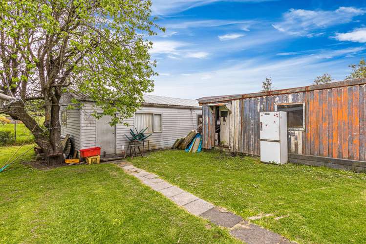 19 Crown Crescent Otara_7