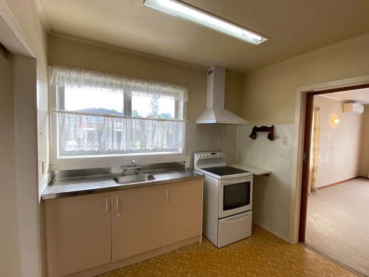 1/2 Pooley Street Pakuranga Heights_12