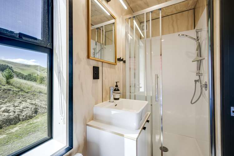 2564 Middle Road Poukawa_19