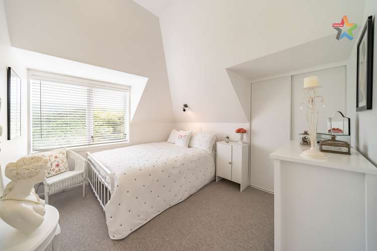 2/99 Major Drive Kelson_9