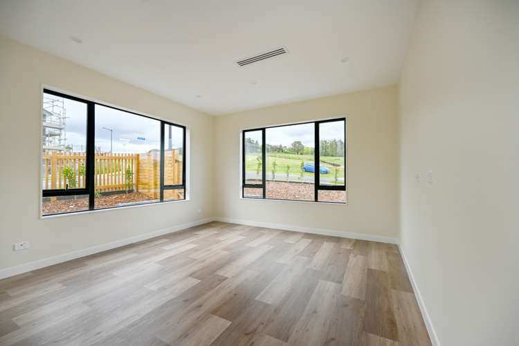 2 Wheki Place Swanson_7