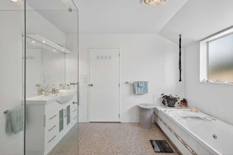 4 Windward Lane Bromley_17