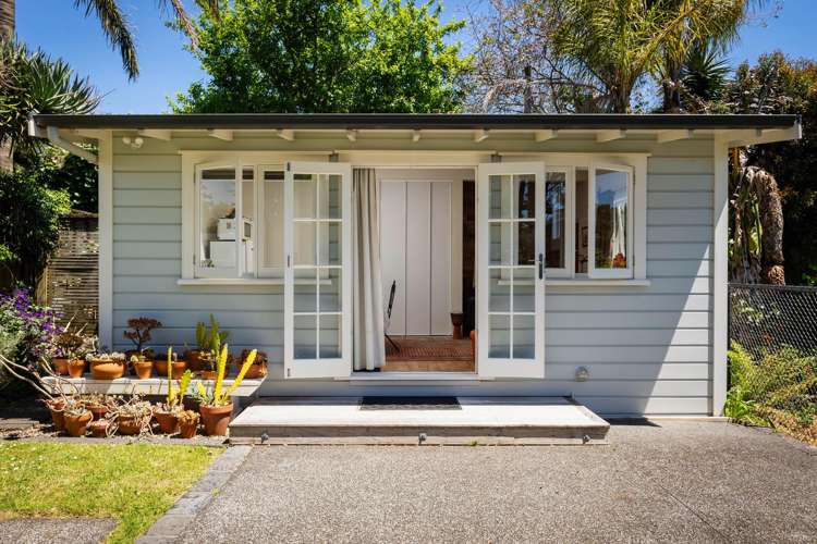 707 & 707B New North Road Mount Albert_31