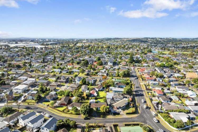 64 Sunlands Drive Manurewa_12