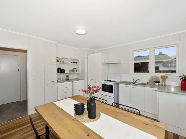 29 Barrie Crescent Silverdale_2