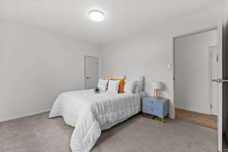 7 Sandrine Avenue Clover Park_13