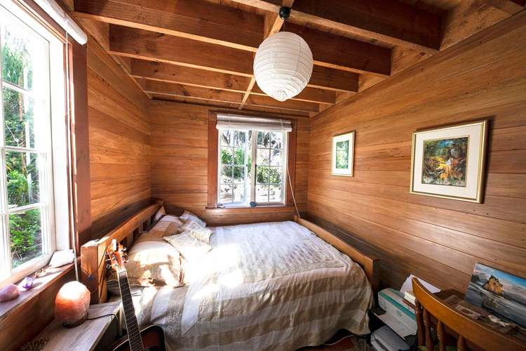 Main downstairs/132 Lone Kauri Road_0