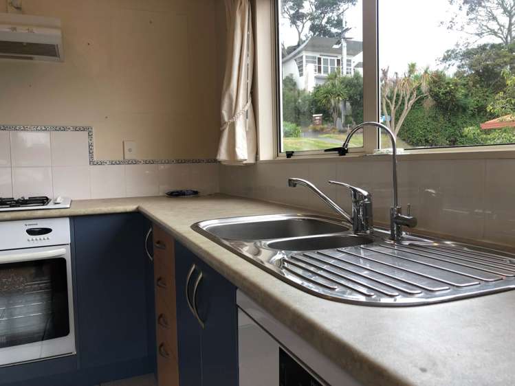 1/18 Ocean View Road Hatfields Beach_7