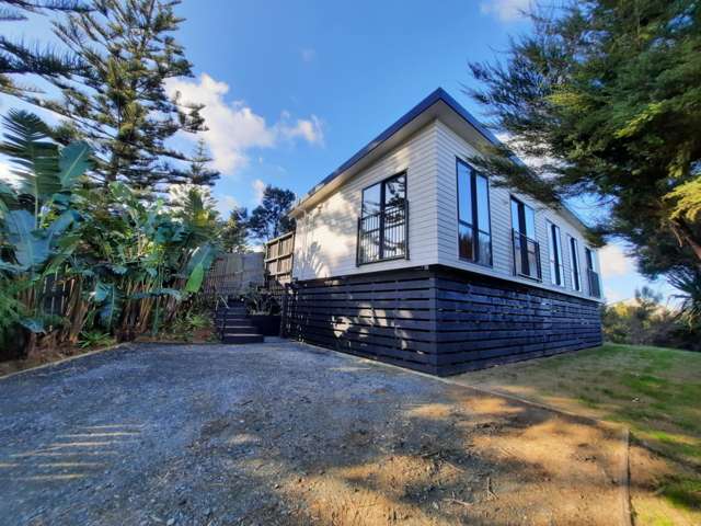 1 Seabreeze Road, Mangawhai Heads - 4 bedrooms