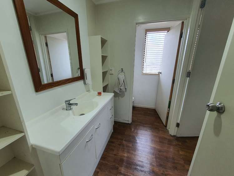 37 Trevor Hosken Drive Wiri_5