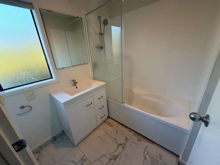 8/36 West Coast Road Glen Eden_6