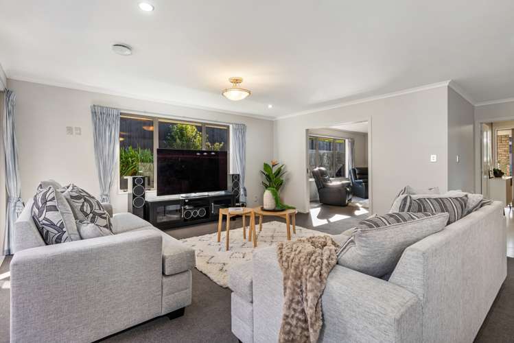 19 Galea Grove Kelvin Grove_4