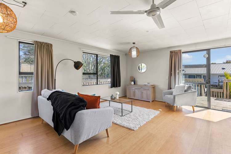 26 Maywood Crescent Glen Eden_5