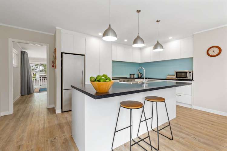 53 Arkles Strand Arkles Bay_7