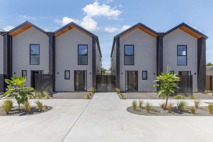 9/624A Queen Street East Levin_14