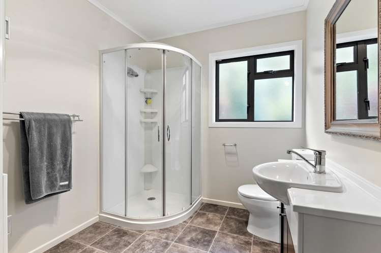 38 Montgomery Avenue Karori_12