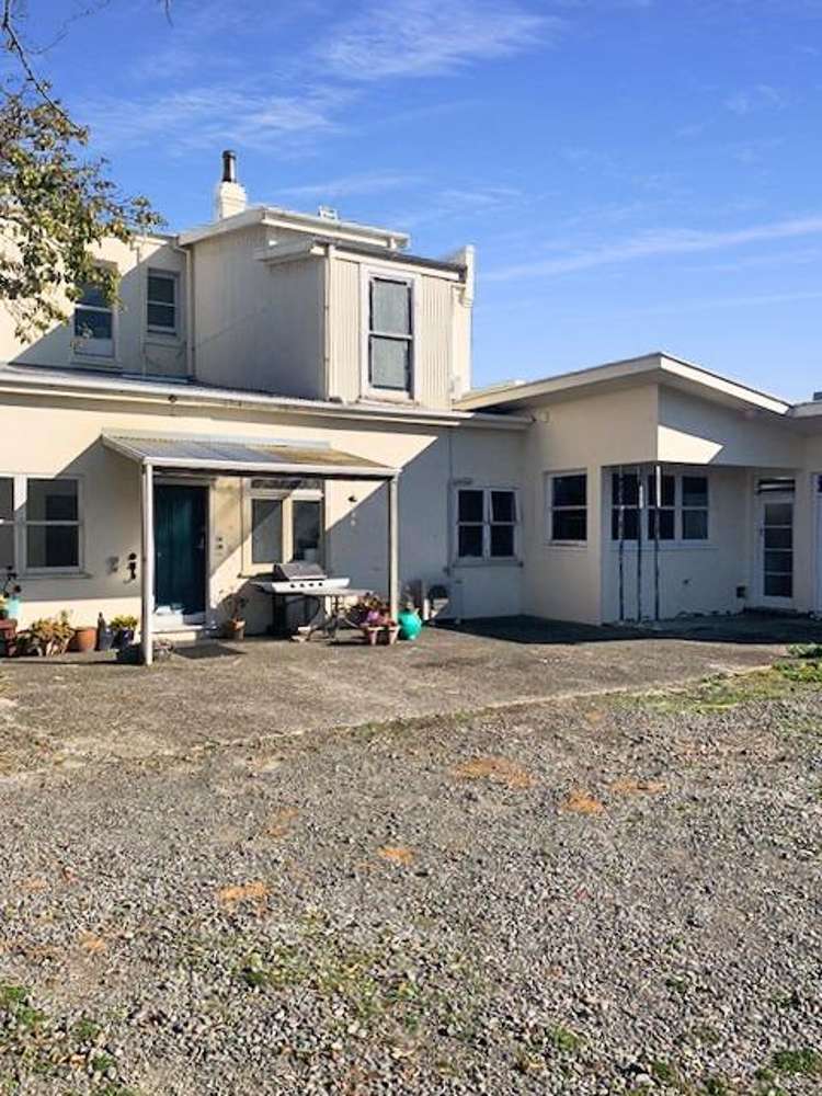 12 High Street Bulls_15